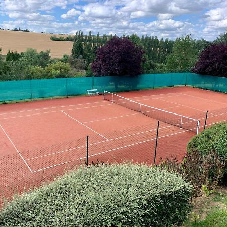 Beautiful country house located 50min from Paris Eiffel Tour - Demeure d'exception à 50min de Paris Tour Eiffel Hodent Exterior foto