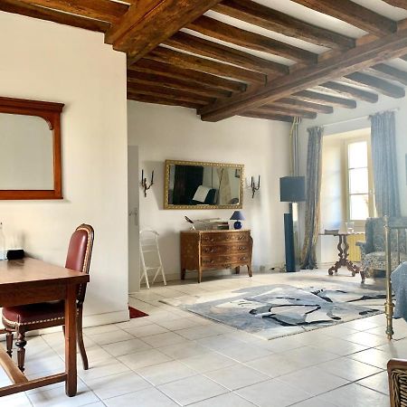 Beautiful country house located 50min from Paris Eiffel Tour - Demeure d'exception à 50min de Paris Tour Eiffel Hodent Exterior foto