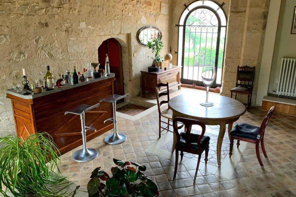 Beautiful country house located 50min from Paris Eiffel Tour - Demeure d'exception à 50min de Paris Tour Eiffel Hodent Exterior foto