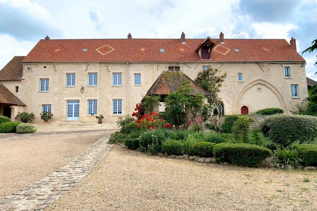 Beautiful country house located 50min from Paris Eiffel Tour - Demeure d'exception à 50min de Paris Tour Eiffel Hodent Exterior foto