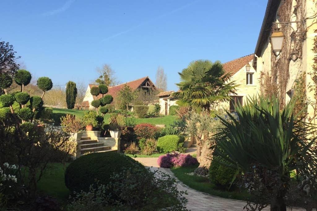 Beautiful country house located 50min from Paris Eiffel Tour - Demeure d'exception à 50min de Paris Tour Eiffel Hodent Exterior foto