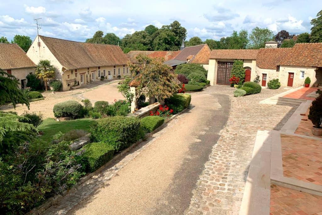 Beautiful country house located 50min from Paris Eiffel Tour - Demeure d'exception à 50min de Paris Tour Eiffel Hodent Exterior foto