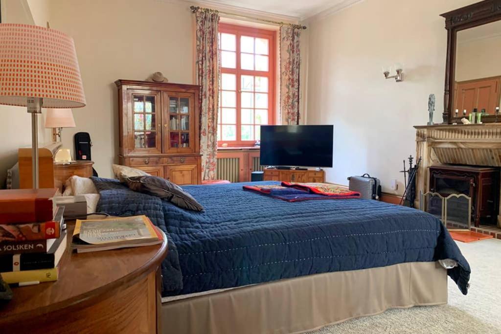 Beautiful country house located 50min from Paris Eiffel Tour - Demeure d'exception à 50min de Paris Tour Eiffel Hodent Exterior foto