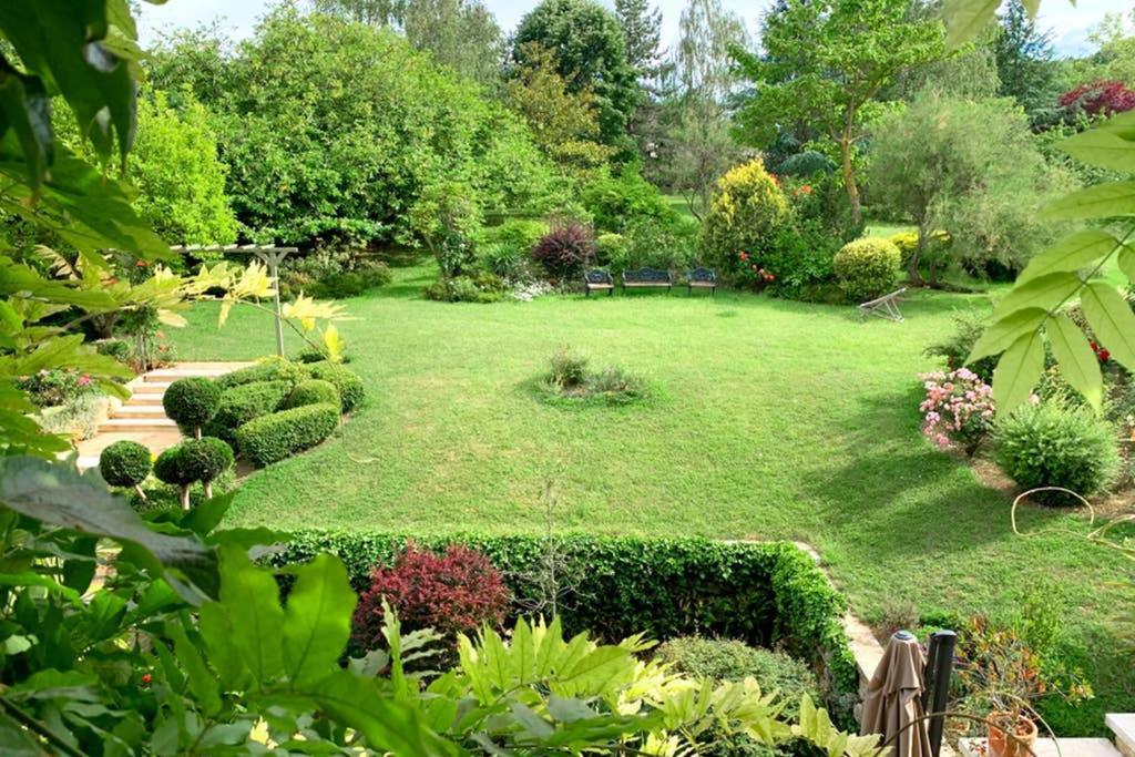 Beautiful country house located 50min from Paris Eiffel Tour - Demeure d'exception à 50min de Paris Tour Eiffel Hodent Exterior foto